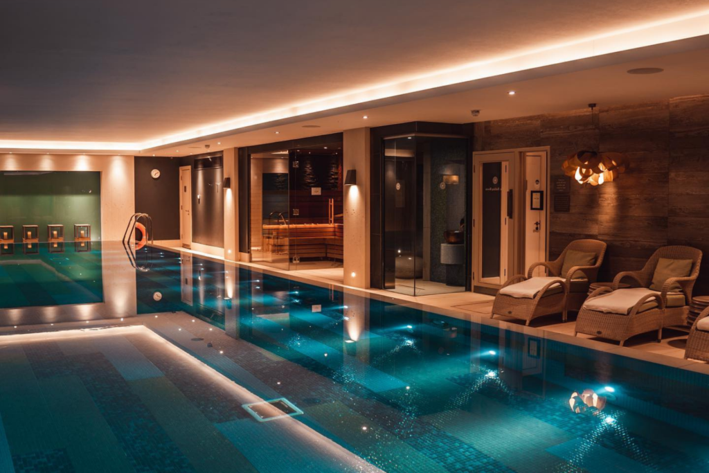 Spa pool, Dormy House