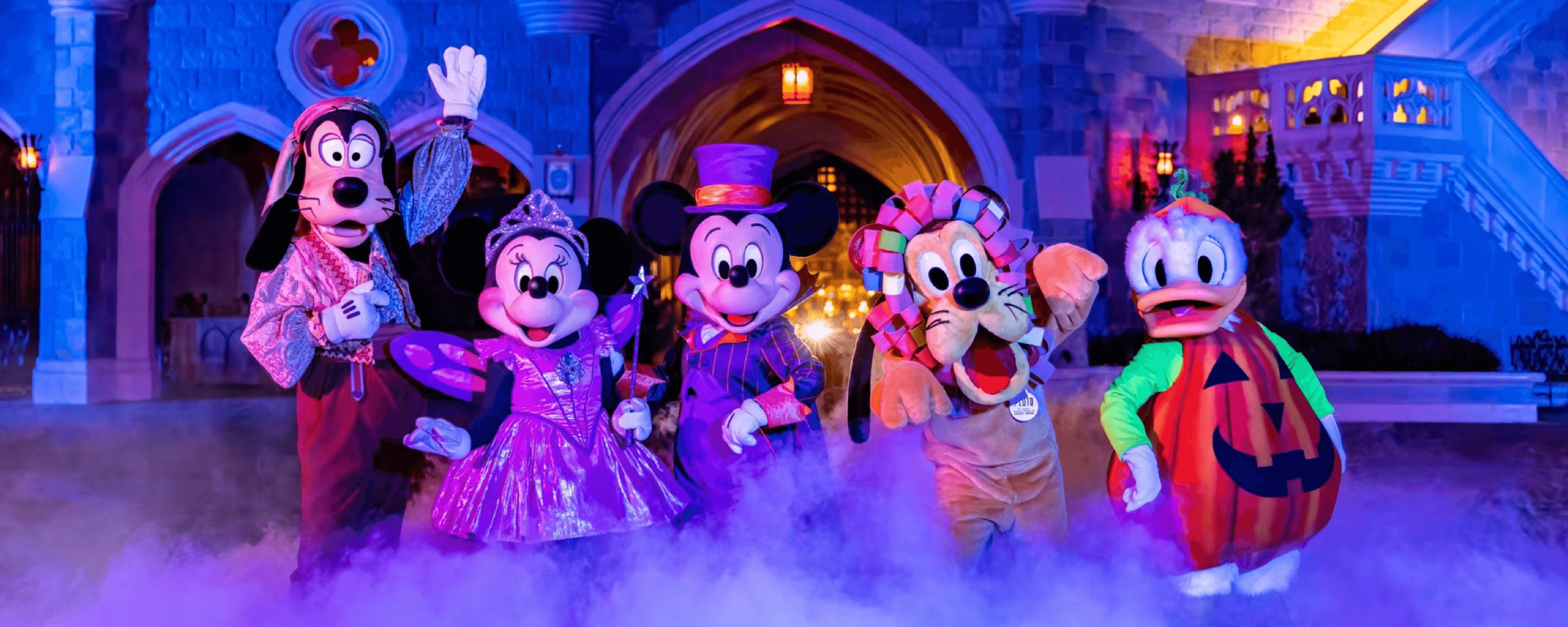 Personagens da Disney de Orlando fantasiados no Mickey’s Not So Scary Halloween Party 2023